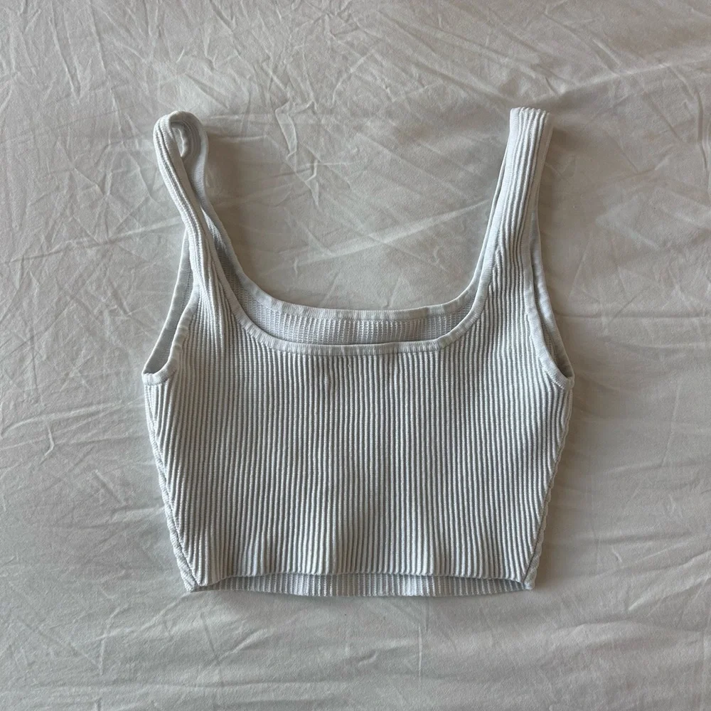 Aritzia & Babaton Sculpt Knit Squareneck Cropped Tank Size XS - Picture 2 of 3